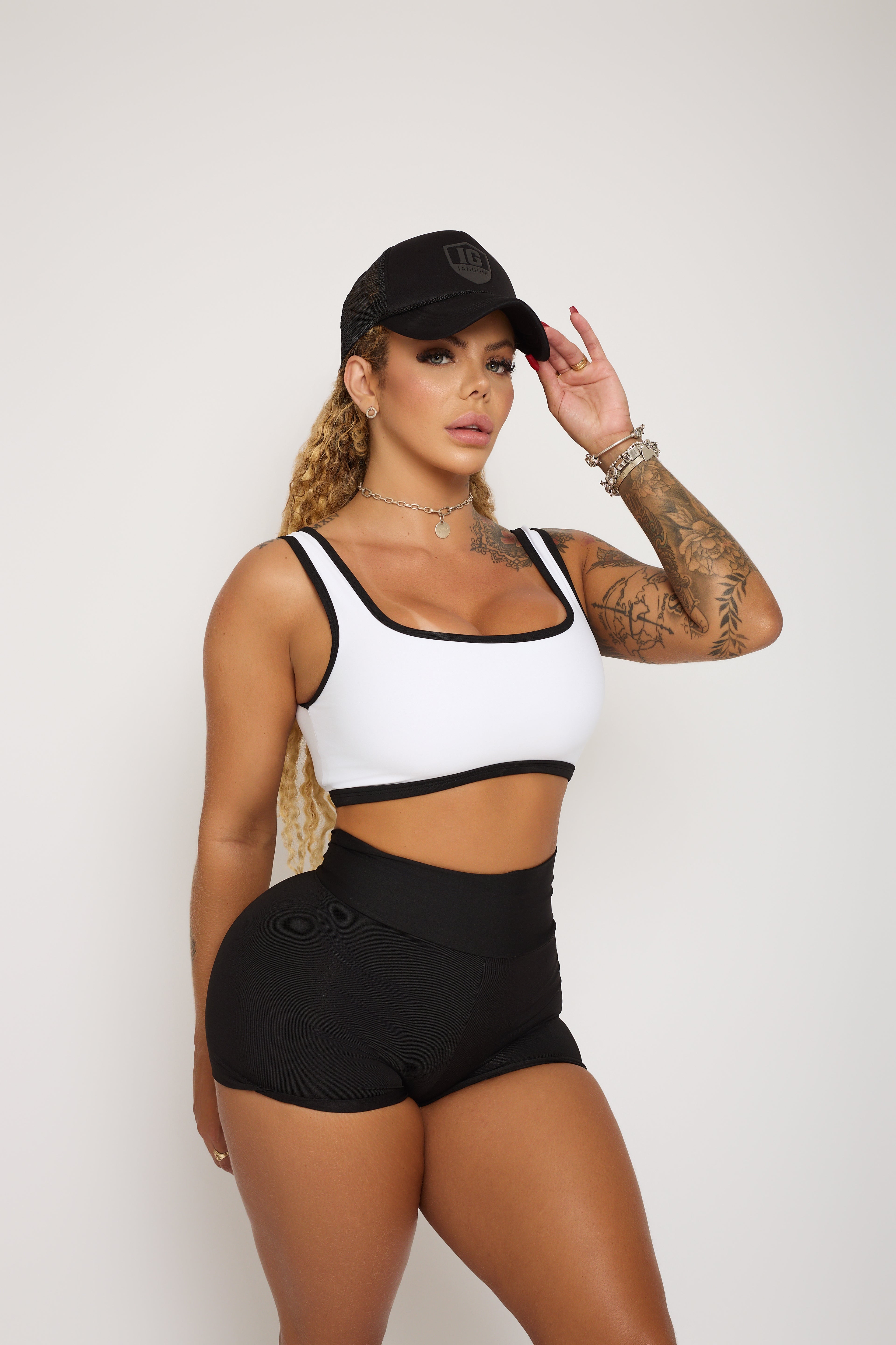 ICON BLACK & WHITE 2 PIECES