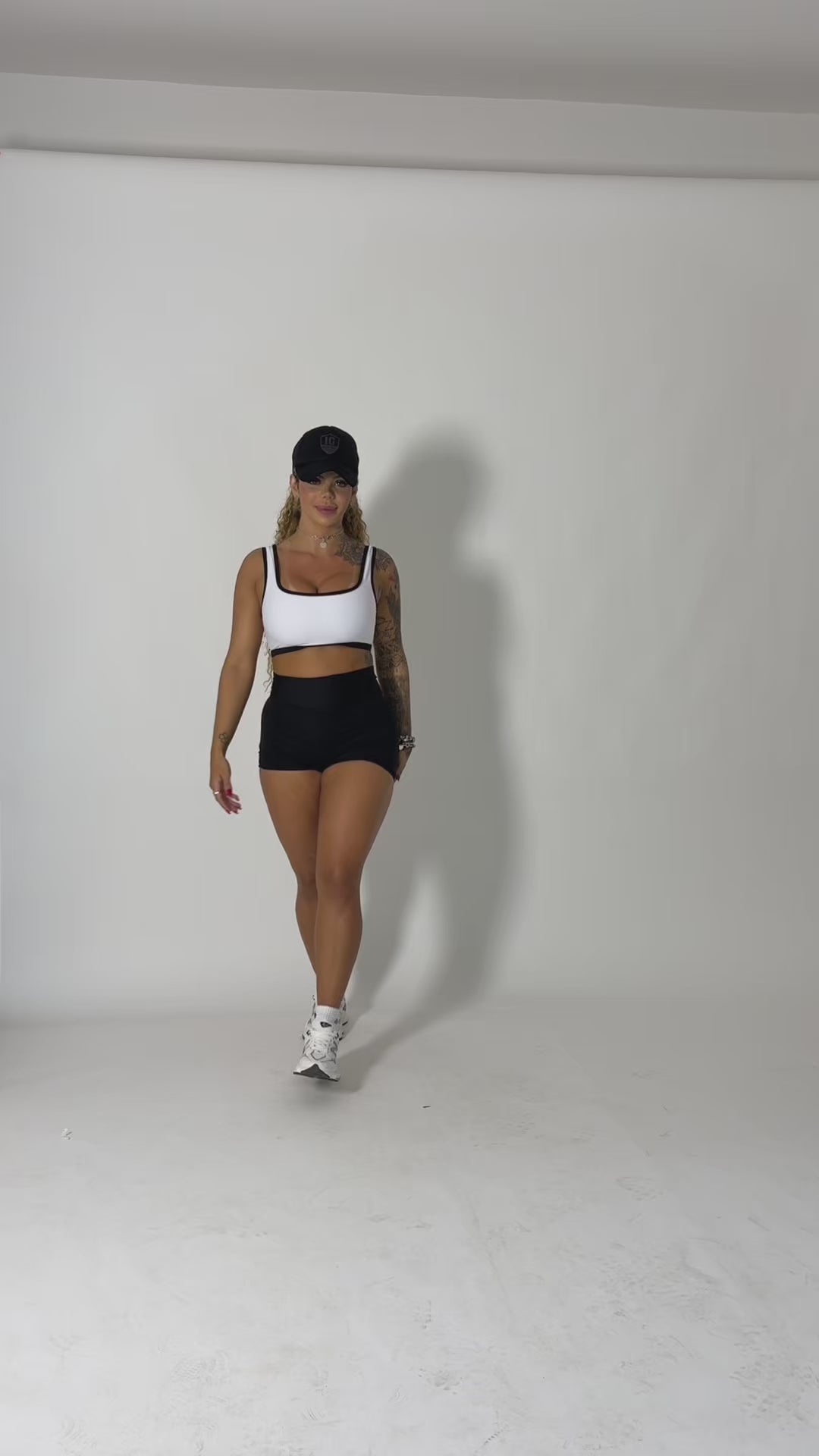 ICON BLACK & WHITE 2 PIECES